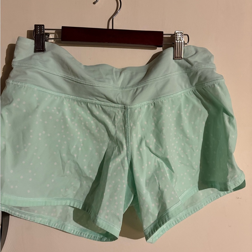 Lululemon Athletica Green Athletic Shorts Lightweight Stretch